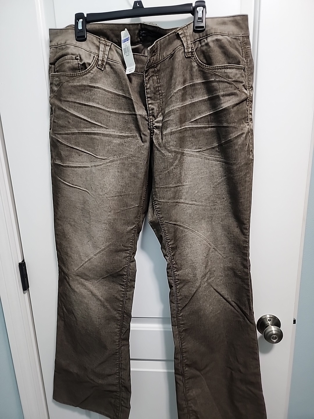 Straight Leg Women's Pants in Olive Brown